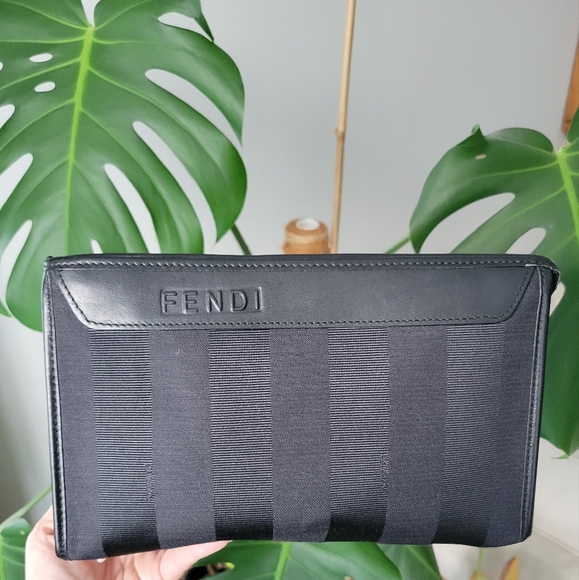 🍒 Fendi Clutch/Cosmetic Case - Picture 1 of 10